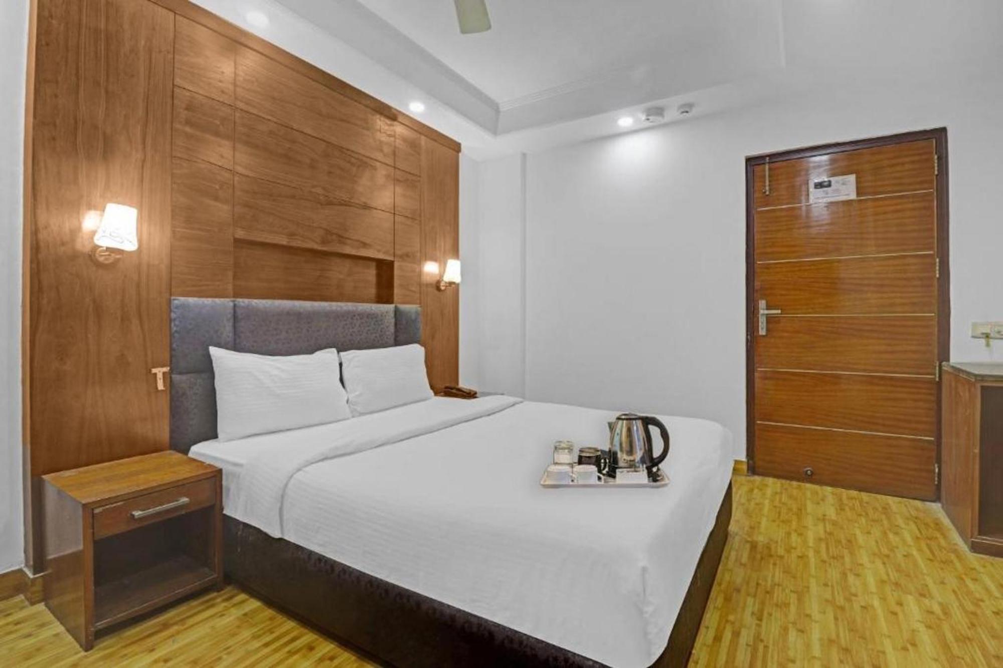 The Royal Galaxy - Sec. 12 Dwarka Metro Station Hotel 4*